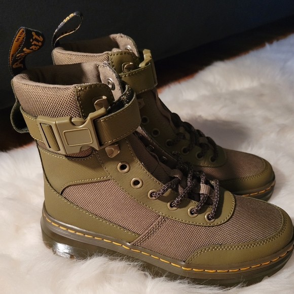 DR.MARTENS "COMB TECH" OLIVE BOOT - Picture 4 of 9